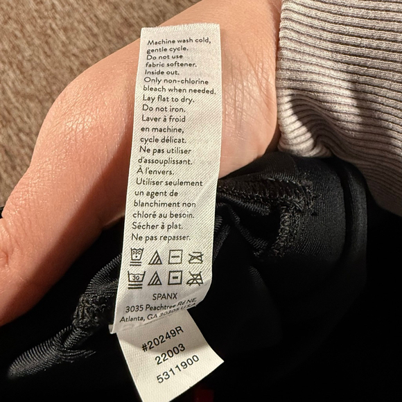 SPANX Women’s Black Faux Leather Hip Zip Leggings M New $128 - Picture 14 of 14